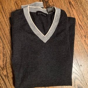 Neiman Marcus Cashmere V Neck Sweater